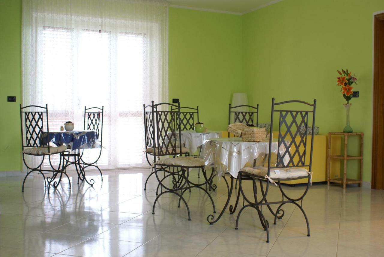 Castorano People Bed & Breakfast エクステリア 写真